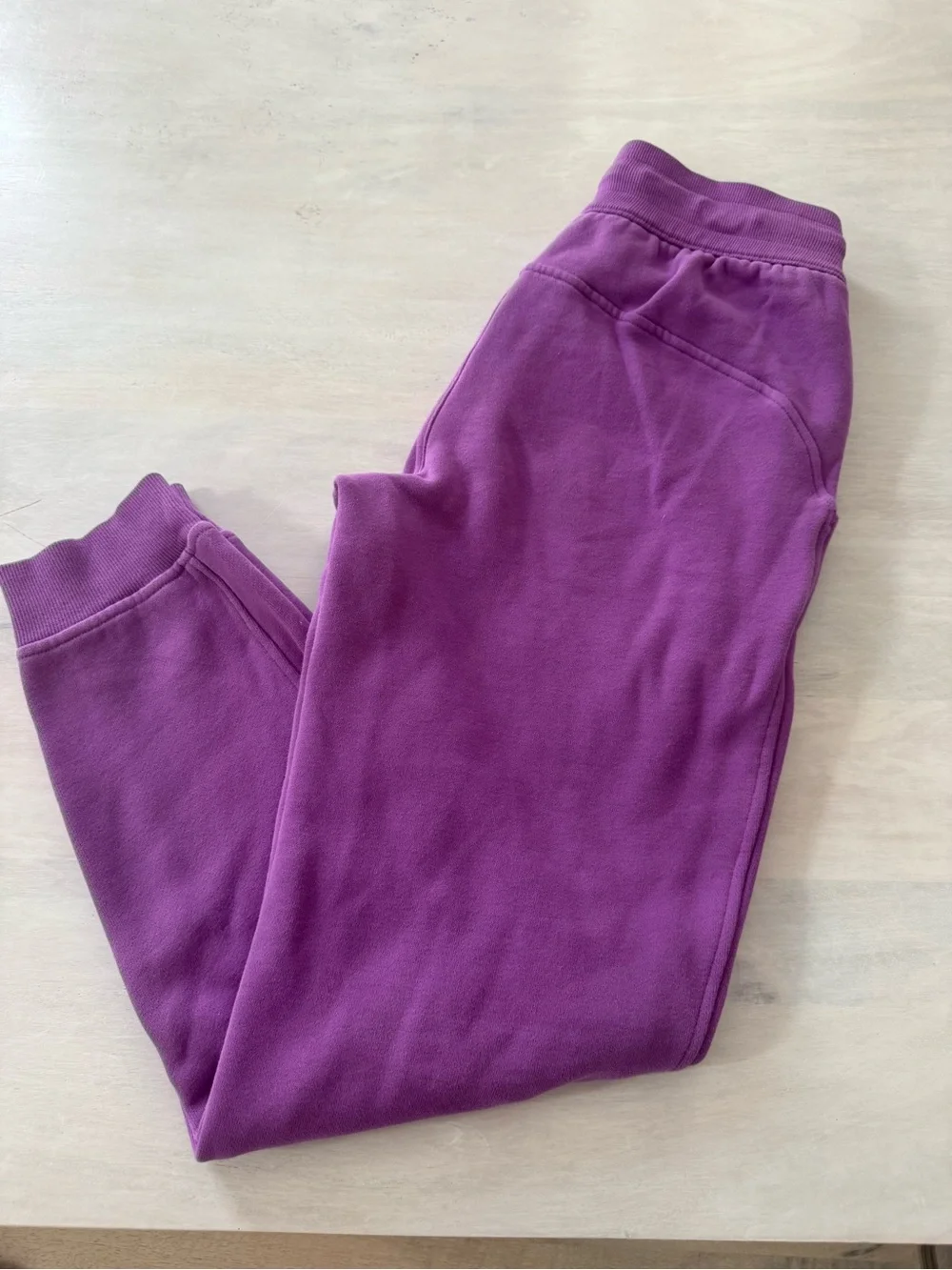 LULULEMON • Scuba High-Rise Jogger Moonlit Magenta - size 2 w5cvas